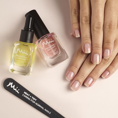 Geleration Manicure